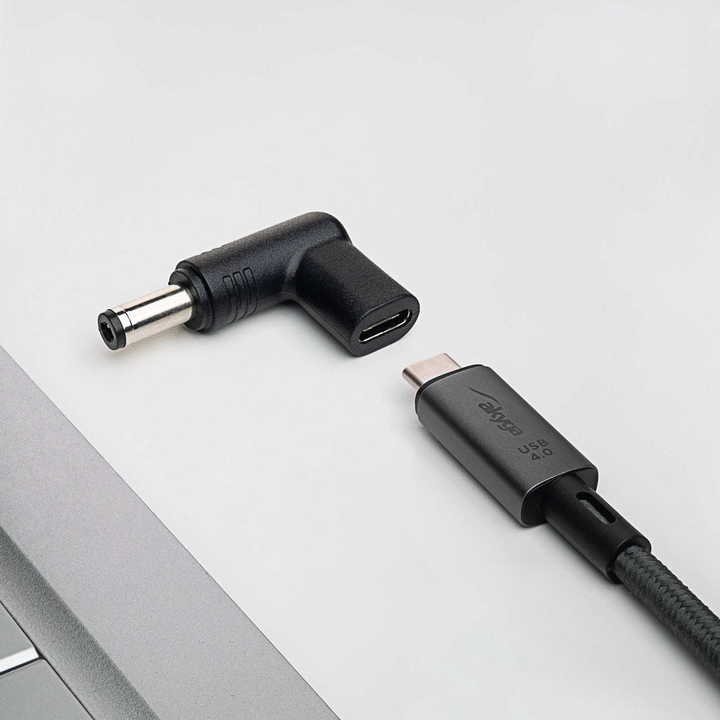 Laptop adapter AK-ND-C02 USB-C / 5.5 x 2.1 mm