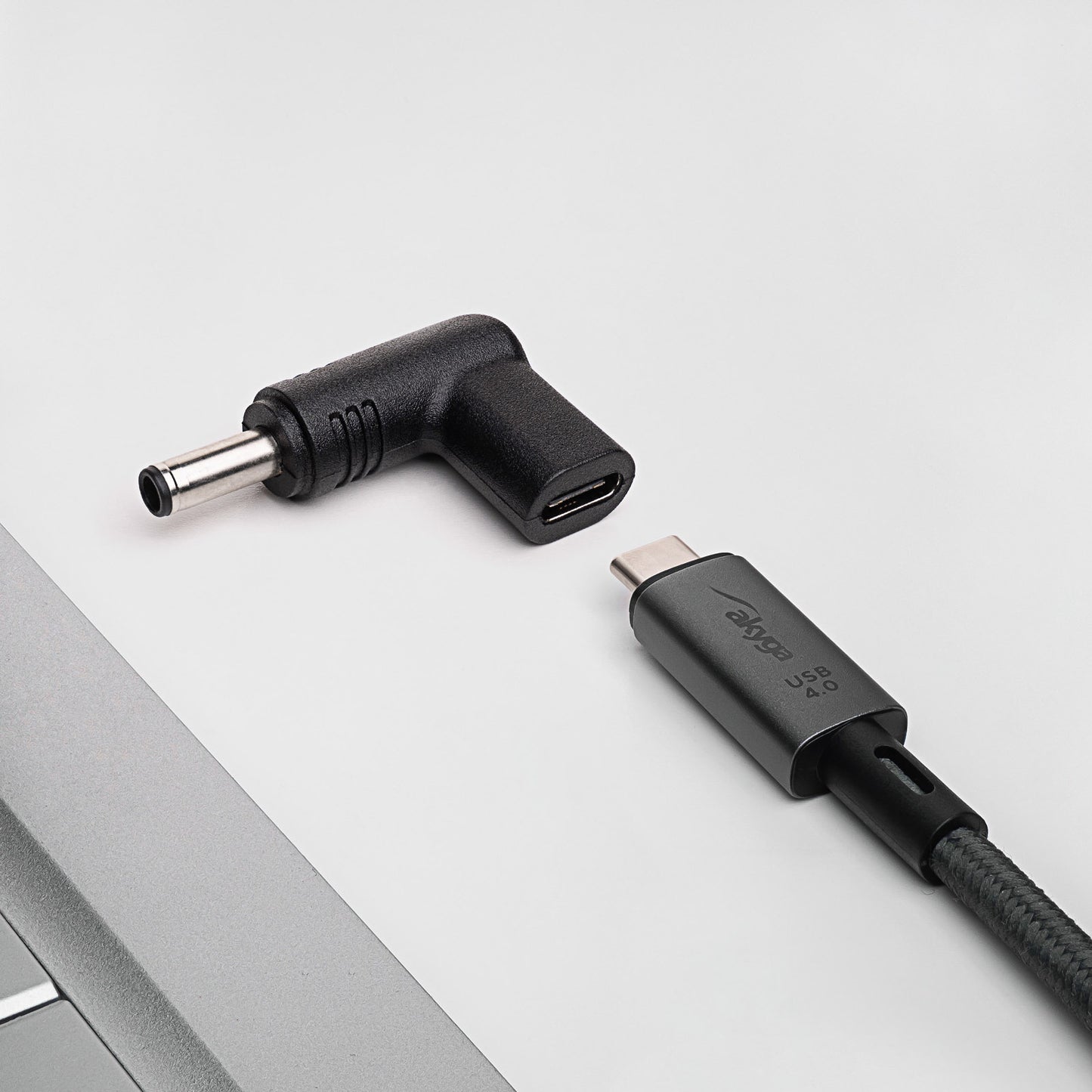 Laptop adapter AK-ND-C10 USB-C / 4.5 x 3.0 mm