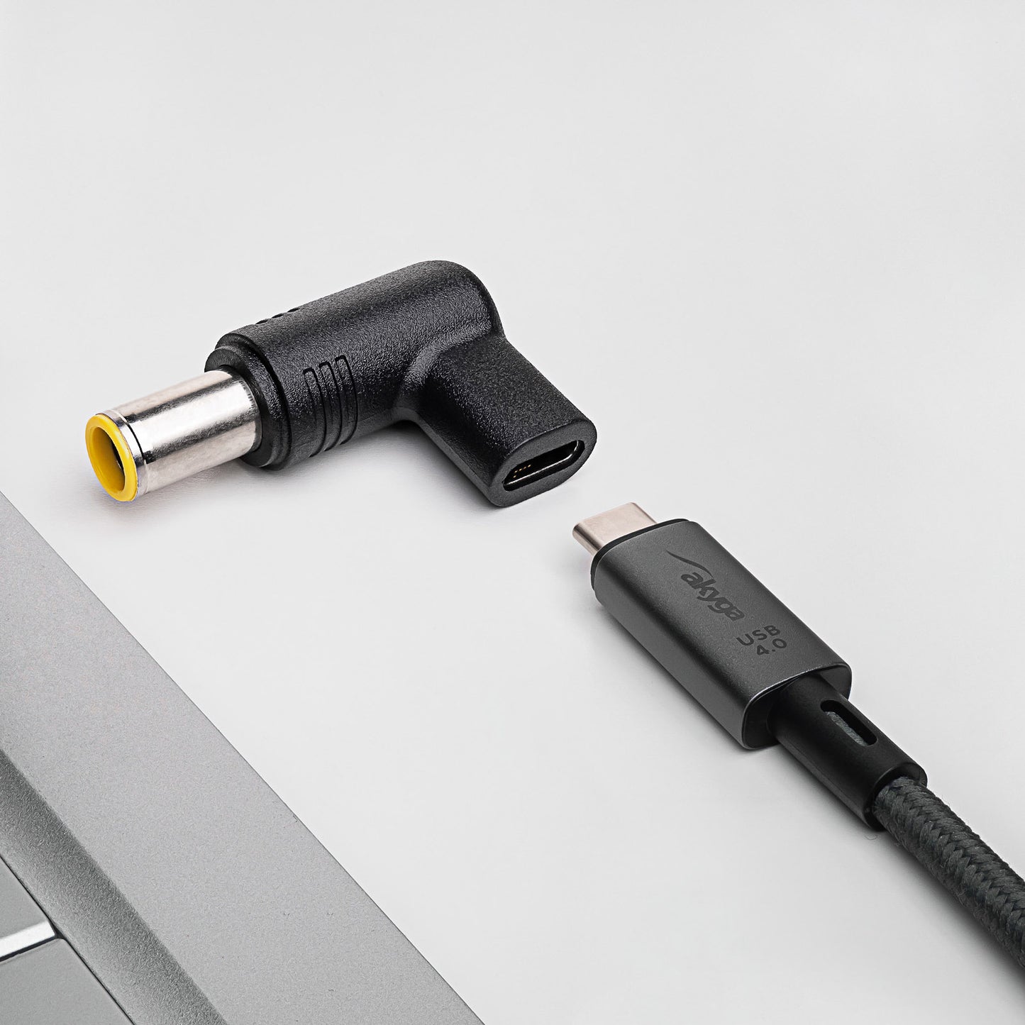 Laptop adapter AK-ND-C12 USB-C / 7.9 x 5.5 mm