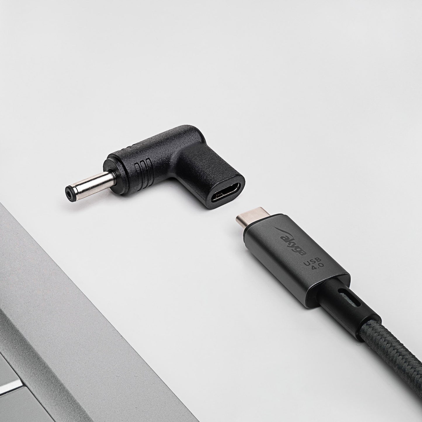 Laptop adapter AK-ND-C15 USB-C / 4.0 x 1.3 mm
