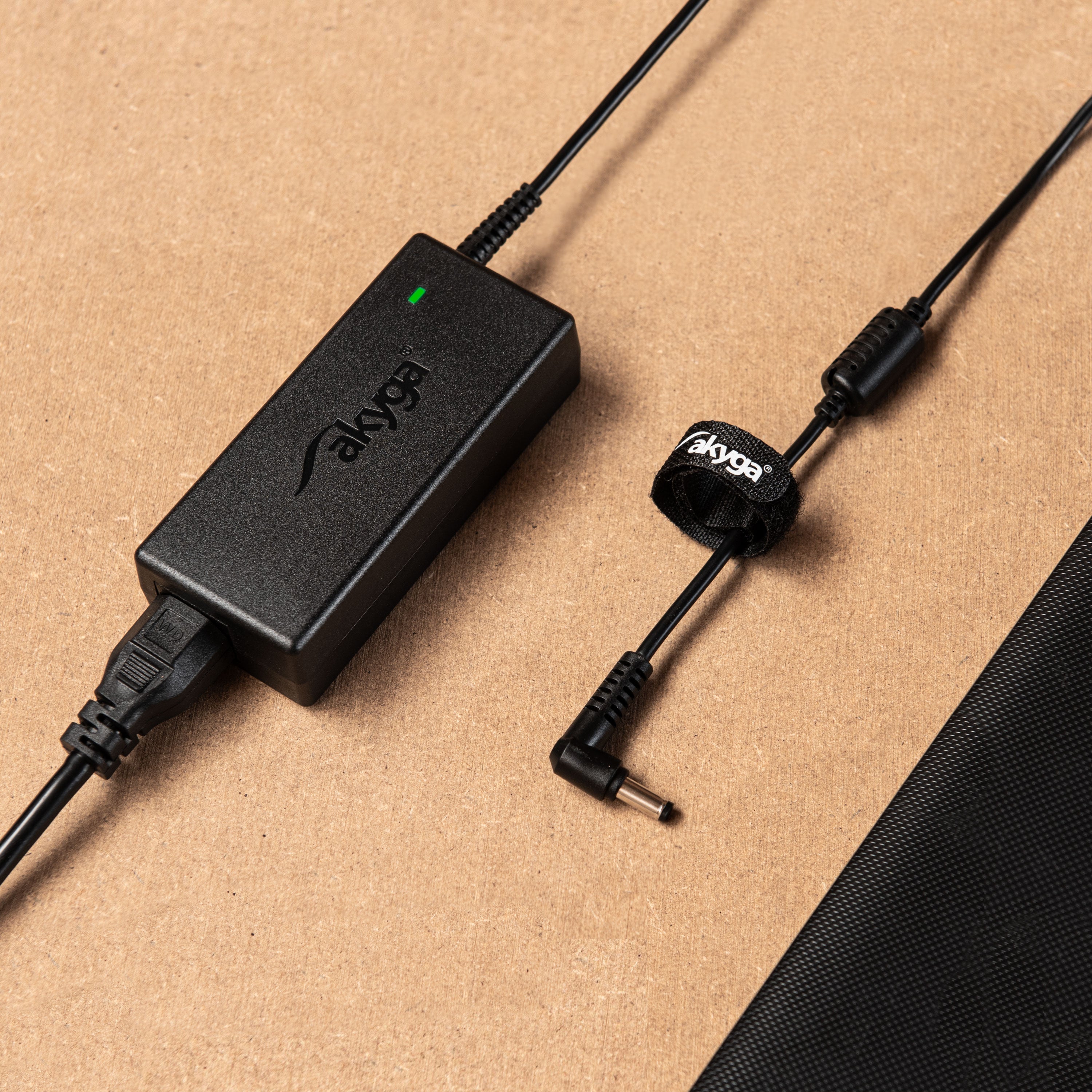 Tápegység AK-ND-48 19V / 2.1A 40W 5.5 x 3.0 mm + pin